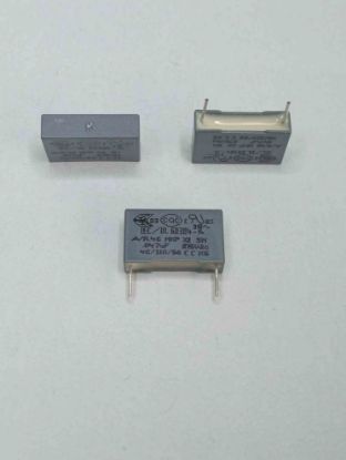 R46KI24700001K1 47NF 275VAC 15 0.1 KEMET POLYESTER KONDANSATÖR resmi