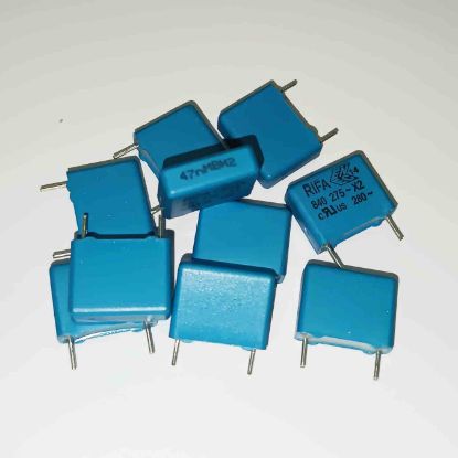 PHE840MA5470MA02R042J 47NF 275VAC 10 0.2 KEMET POLYESTER KONDANSATÖR resmi