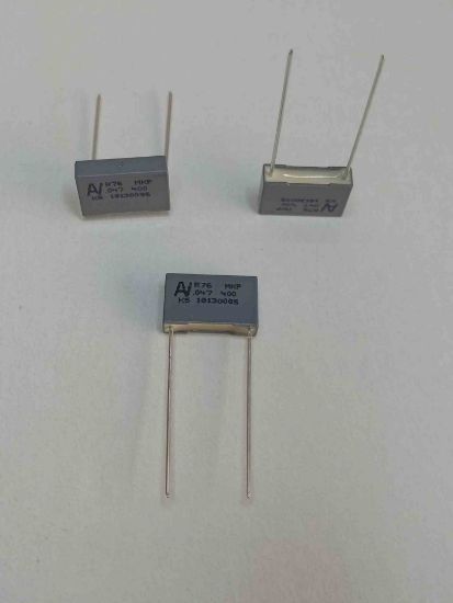 R76MI24704030J 47NF 400V 15 0.05 KEMET POLYESTER KONDANSATÖR resmi