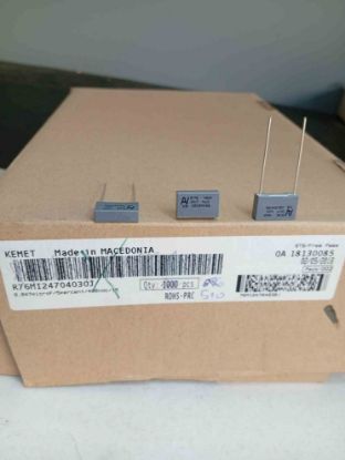 R76MI24704030J 47NF 400V 15 0.05 KEMET POLYESTER KONDANSATÖR resmi