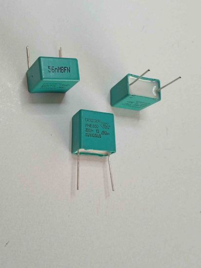 PHE850EB5560MB16R17 56NF 300VAC 15 0.2 KEMET POLYESTER KONDANSATÖR resmi