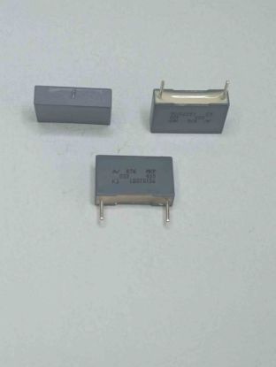 R76MI2330SE00J 33NF 400V 15 0.05 KEMET POLYESTER KONDANSATÖR resmi
