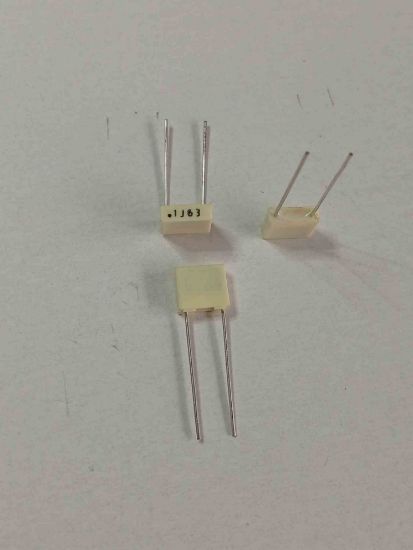 R82DC3100Z350J 100NF 63V 5mm 0.05 KEMET POLYESTER KONDANSATÖR resmi
