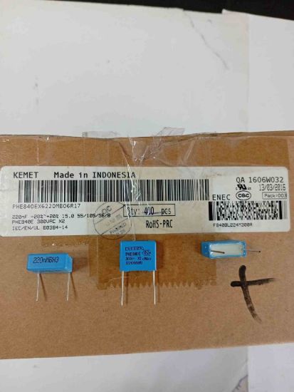 PHE840EX6220MB06R17 220NF 300VAC 15 0.2 KEMET POLYESTER KONDANSATÖR resmi