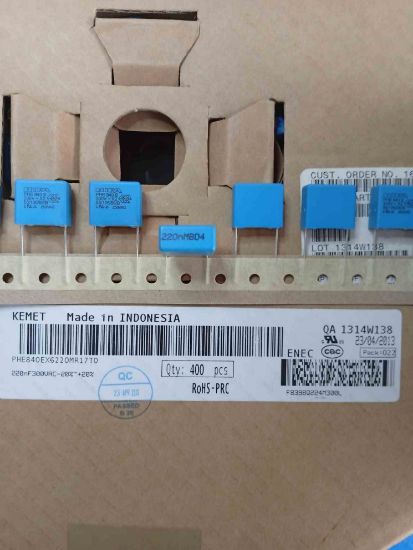PHE840EX6220MR17T0 220NF 300VAC 15 0.2 KEMET POLYESTER KONDANSATÖR resmi