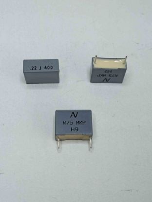 R75MI3220AA30J 220NF 400V 15 0.05 KEMET POLYESTER KONDANSATÖR resmi
