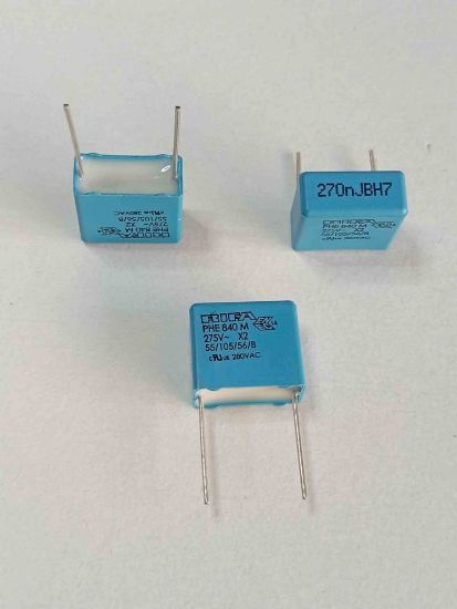 PHE840MB6270JB11R17 270NF 275VAC 15 0.05 KEMET POLYESTER KONDANSATÖR resmi