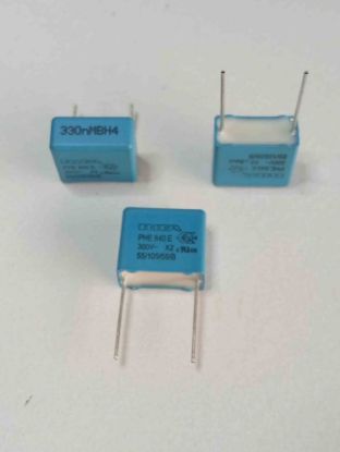 PHE840EX6330MB11R17 330NF 300VAC 15 0.2 KEMET POLYESTER KONDANSATÖR resmi