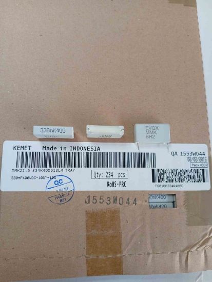 MMK22.5 334K400D13L4 TRAY 330NF 400V 22.5 0.1 KEMET POLYESTER KONDANSATÖR resmi