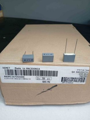R60MI34705040K 470NF 400V 15mm 0.1 KEMET POLYESTER KONDANSATÖR resmi