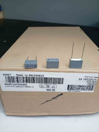 R60MI34705040K 470NF 400V 15mm 0.1 KEMET POLYESTER KONDANSATÖR resmi