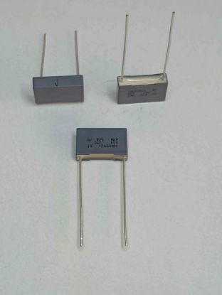 R75PI24704030J 47NF 630V 15 0.05 KEMET POLYESTER KONDANSATÖR resmi