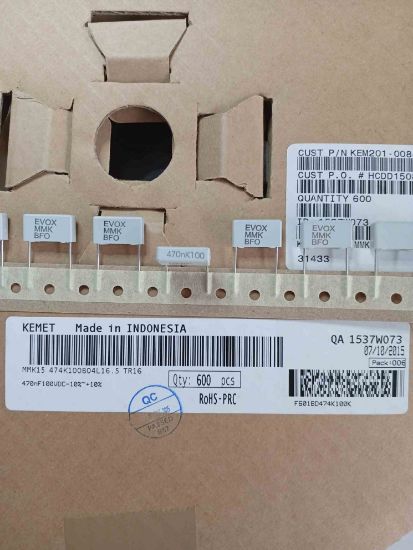 MMK15 474K100B04L16.5 TR1 470NF 100V 15 0.1 KEMET POLYESTER KONDANSATÖR resmi