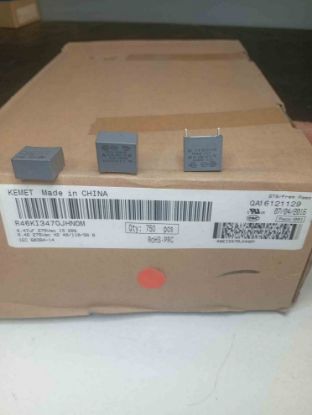 R46KI3470JHN0M 470NF 275VAC 15 20%|R.46 KEMET POLYESTER KONDANSATÖR resmi