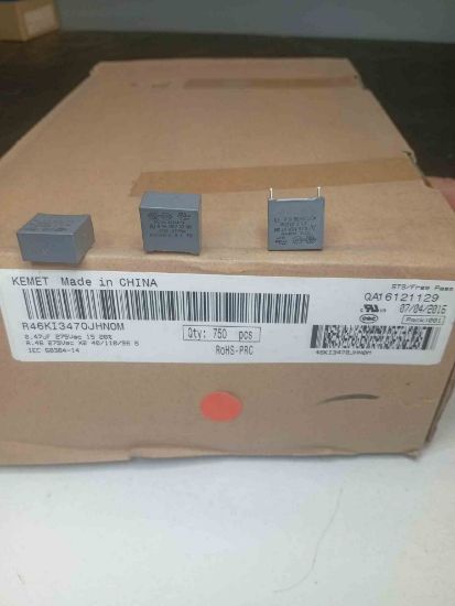 R46KI3470JHN0M 470NF 275VAC 15 20%|R.46 KEMET POLYESTER KONDANSATÖR resmi