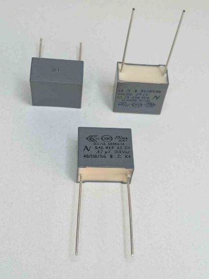 R463I347050N0M 470NF 310VAC 15 0.2 KEMET POLYESTER KONDANSATÖR resmi