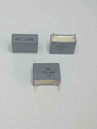 R76PI2470JE3EJ 47NF 630V 15 0.05 KEMET POLYESTER KONDANSATÖR resmi