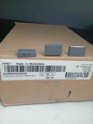 R60MN3560AA30K 560NF 400V 22.5 0.1 KEMET POLYESTER KONDANSATÖR resmi