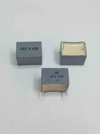 R76PI2820SE70K 82NF 630V 15 0.1 KEMET POLYESTER KONDANSATÖR resmi