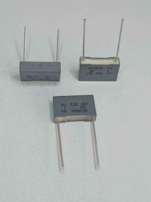 R60EI4100CK30J 1MF 100V 15 0.05 KEMET POLYESTER KONDANSATÖR resmi
