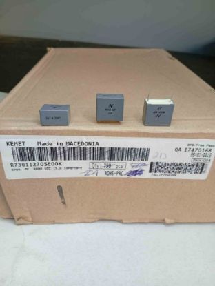 R73UI1270SE00K 2.7NF 2000V 15 0.1 KEMET POLYESTER KONDANSATÖR resmi