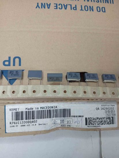 76UI1330DQ40J 3.3NF 2000V 15 0.05 KEMET POLYESTER KONDANSATÖR resmi