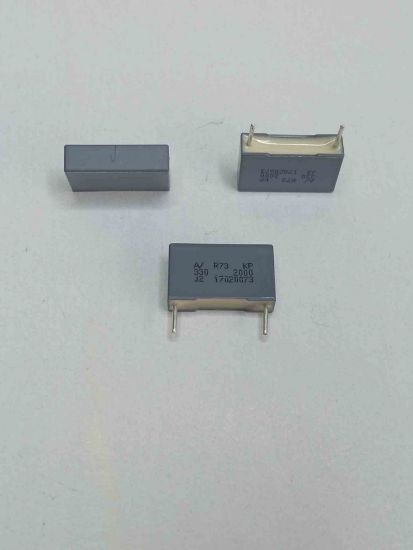 73UI0330SE00J 330PF 2000V 0.05 15 KEMET POLYESTER KONDANSATÖR resmi