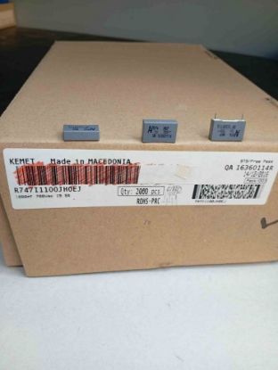 R747I1100JH0EJ 1NF 700VAC 15 0.05 KEMET POLYESTER KONDANSATÖR resmi