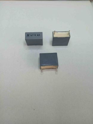 R60DI4470AA30K 4.7MF 63V 15 0.1 KEMET POLYESTER KONDANSATÖR resmi