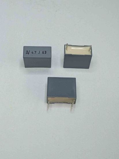 R60DI4470AA30J 4.7MF 63V 15 0.05 KEMET POLYESTER KONDANSATÖR resmi