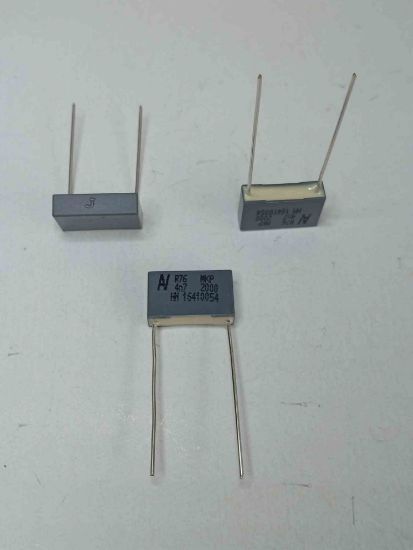 R76UI14704040J 4.7NF 2000V 15 0.05 KEMET POLYESTER KONDANSATÖR resmi