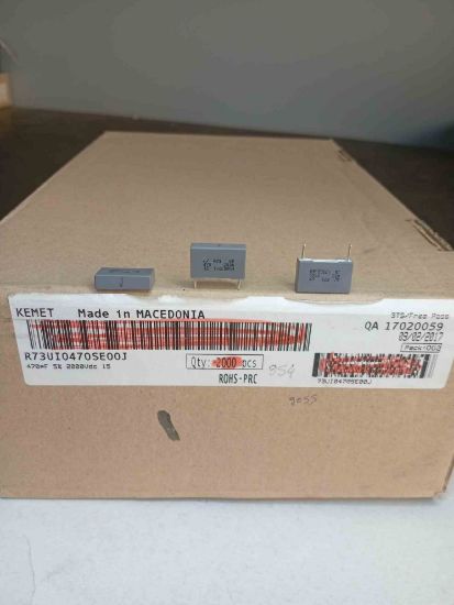 73UI0470SE00J 470PF 2000V 15 0.05 KEMET POLYESTER KONDANSATÖR resmi