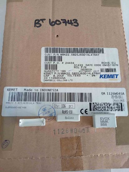 MMK22.5 825J63D14L4 TRAY 8.2MF 63V 22.5 0.05 KEMET POLYESTER KONDANSATÖR resmi