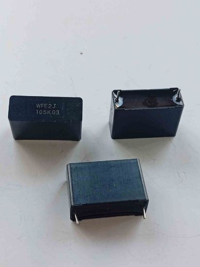 105K 1MF 450V POLYESTER KONDANSATÖR resmi