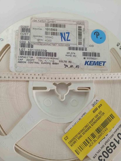 C0603C221K5RAC7867 220PF 50V 603 KEMET SMD SERAMİK KONDANSATÖR resmi