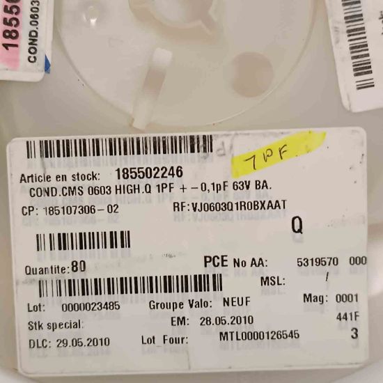 VJ0603Q1R0BXAAT 1PF 63V 603 SMD SERAMİK KONDANSATÖR resmi