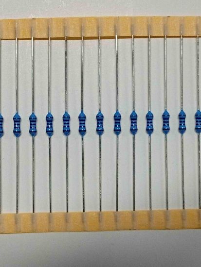 RN0.6W100RF50PPM 100R 0.6W DİRENÇ resmi