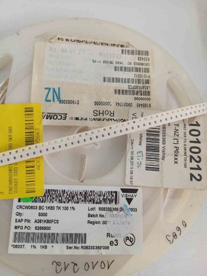 CRCW0603BC1K80TK100 1K8 603 VISHAY SMD DİRENÇ resmi