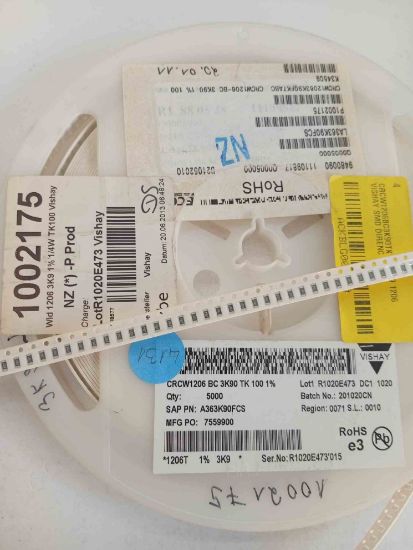 CRCW1206BC3K90TK100 3K9 1206 VISHAY SMD DİRENÇ resmi